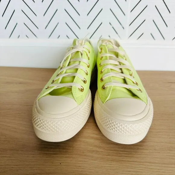 ⭐Converse Chuck Taylor All Star Lift Platform Sz 7.5 Women's Shoes Green A09913F