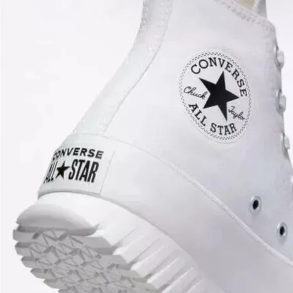 Converse Chuck Taylor All Star Lugged 2.0 High Top Shoes Womens Size 9