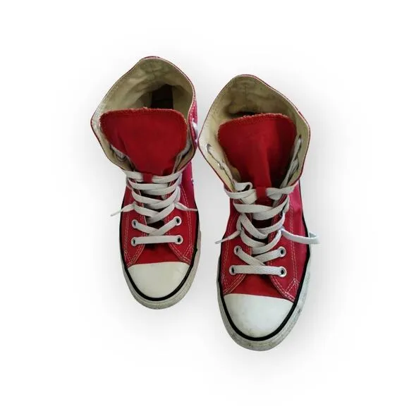 Converse Chuck Taylor Red Canvas High Tops Skate M 11 / W 9 Sports Classic