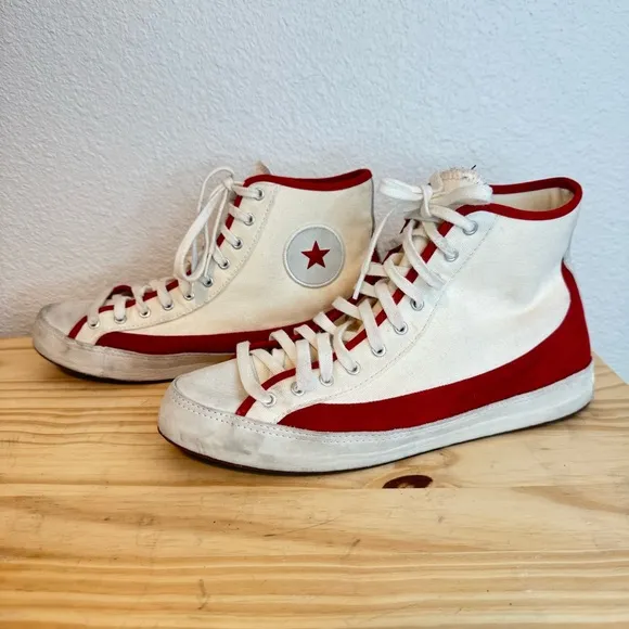 Converse Chuck Taylor Sasha Vintage Sneakers in Red and White Women's 8