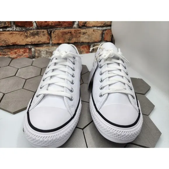 Converse Men's Sz 11 Chuck Taylor All Star LUXE LEATHER Low Premium White