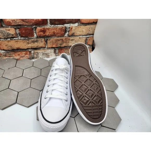 Converse Men's Sz 11 Chuck Taylor All Star LUXE LEATHER Low Premium White