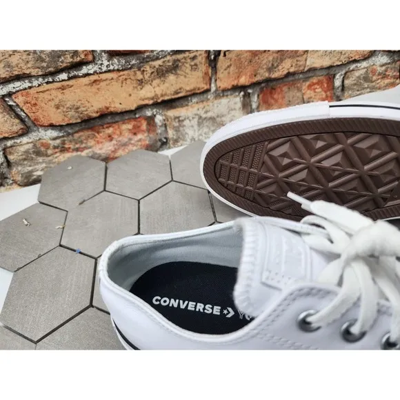 Converse Men's Sz 11 Chuck Taylor All Star LUXE LEATHER Low Premium White
