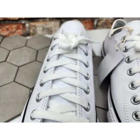 Converse Men's Sz 11 Chuck Taylor All Star LUXE LEATHER Low Premium White
