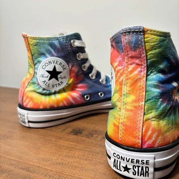 Converse Unisex Chuck Taylor All Star Canvas High TopSneaker6.5 Women Shoes