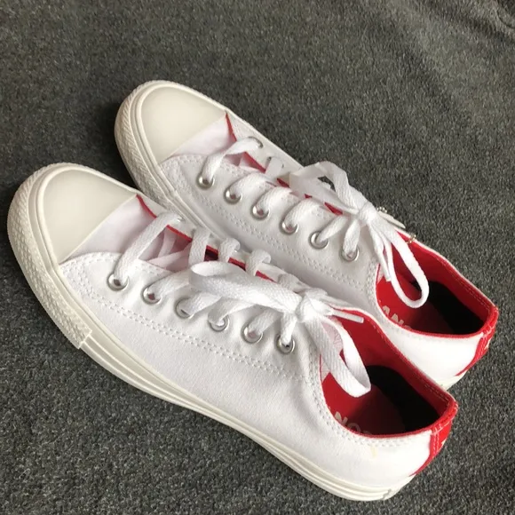 Converse Unisex Chunk Tylor All Star Shoes - White/Red Size Men 5.5/Women 7.5