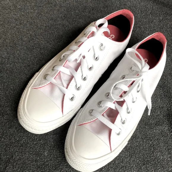 Converse Unisex Chunk Tylor All Star Shoes - White/Red Size Men 5.5/Women 7.5