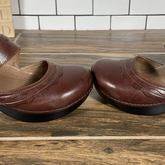 Dansko Harlow Womens Size EU 40 Shoes Brown Leather Mary Jane Comfort Clog