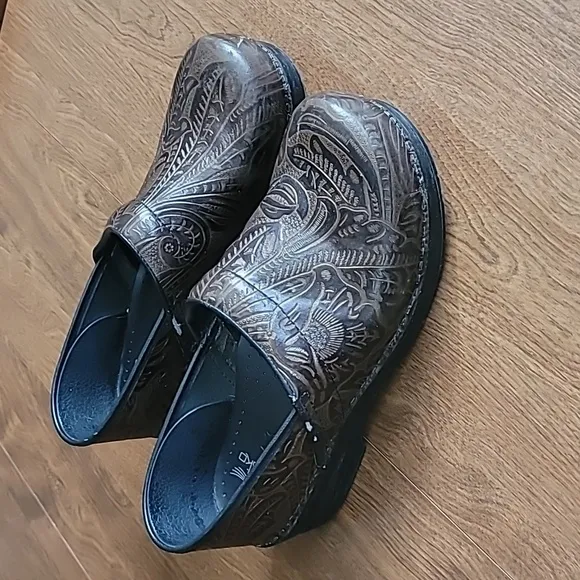 Dansko Women's Brown Clogs Size 41 Casual Comfort Quality Shoes