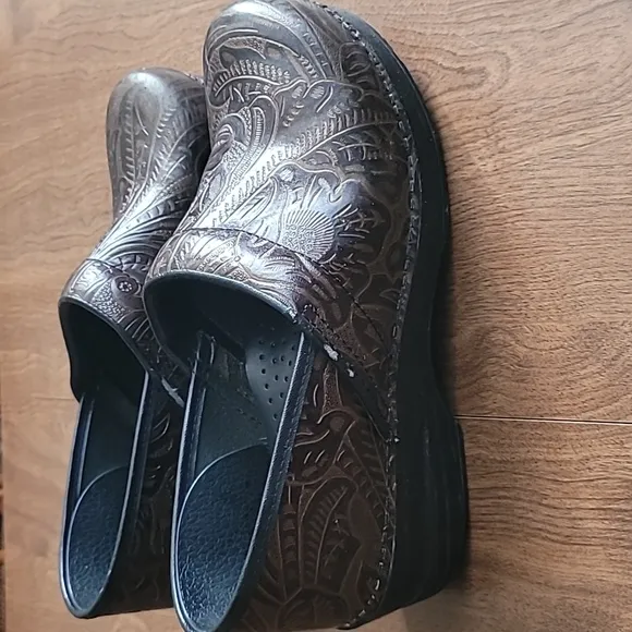 Dansko Women's Brown Clogs Size 41 Casual Comfort Quality Shoes
