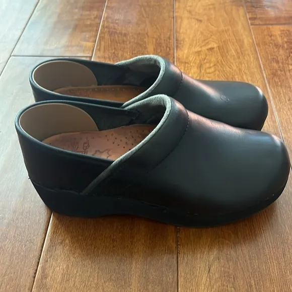 Dansko Women's Professional Clogs Shoes Slip On Comfort Black Size 38