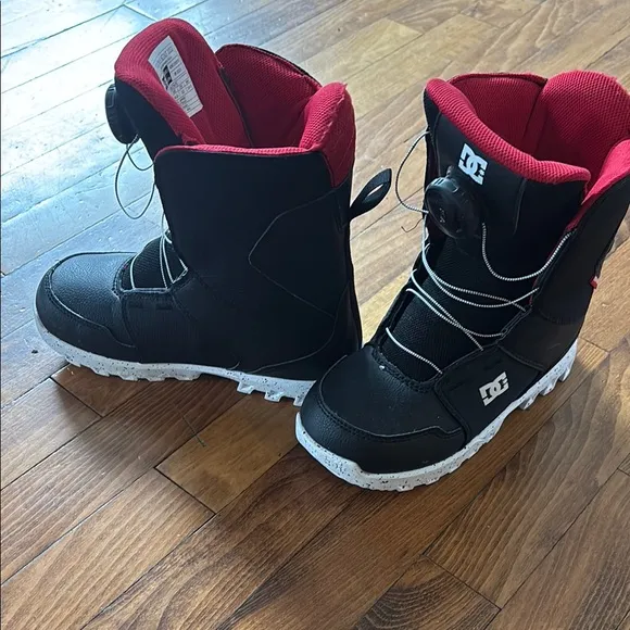 DC Black and Red Youth Scout Boots with Click and Turn Lacing