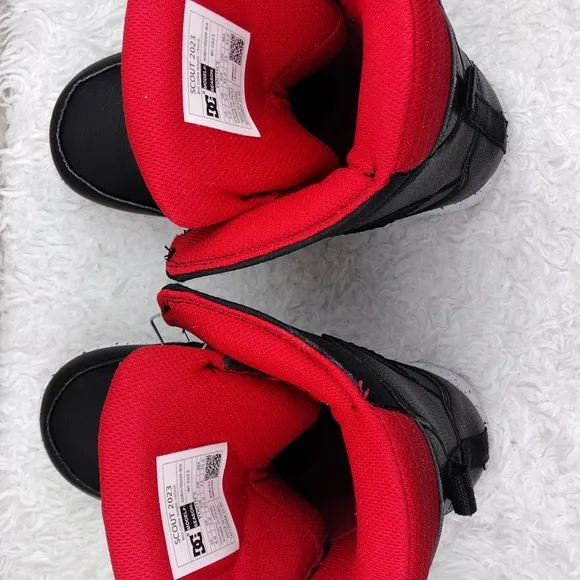 DC Scout 2023 Black Red Vegan Leather BOA Lace Up Built-In Lining Snowboard Boot