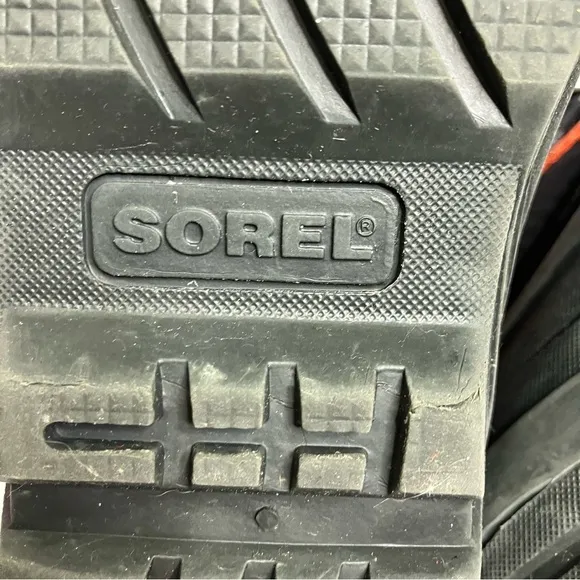 Disney x Sorel Frozen Olaf insulated winter boots black size 1