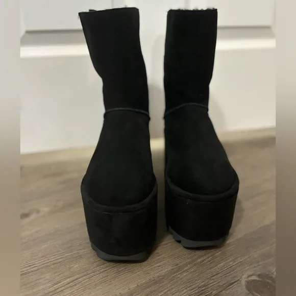Dolls Kill / Darker Wavs Atmosphere Fleece Lined Suede Platform Platform Boots