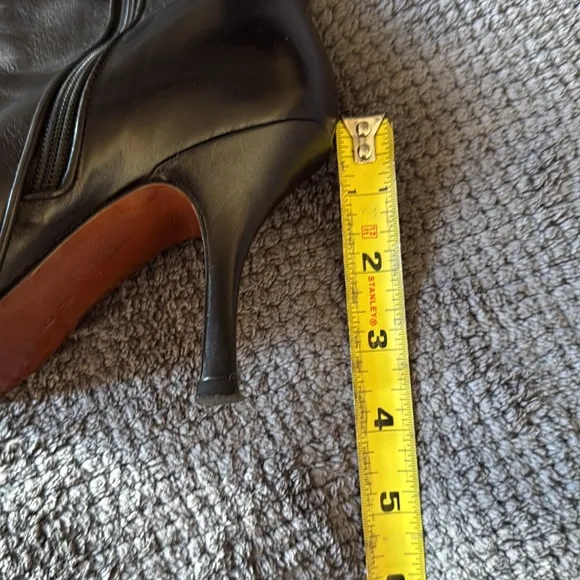 Donald J Pliner Black Leather Ankle Boots Size 6 Pointed Toe Zip Stiletto Heel