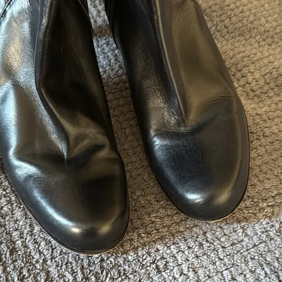 Donald J Pliner Black Leather Ankle Boots Size 6 Pointed Toe Zip Stiletto Heel