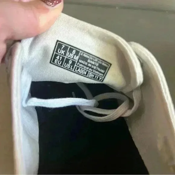Dr. Doc Marten's Dante Canvas Low Top Sneaker Women 9 Oxfords Lace Up NWOT Cream