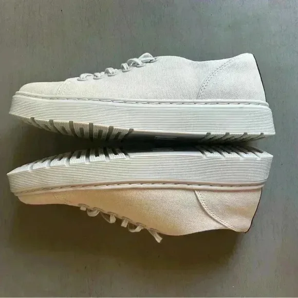 Dr. Doc Marten's Dante Canvas Low Top Sneaker Women 9 Oxfords Lace Up NWOT Cream