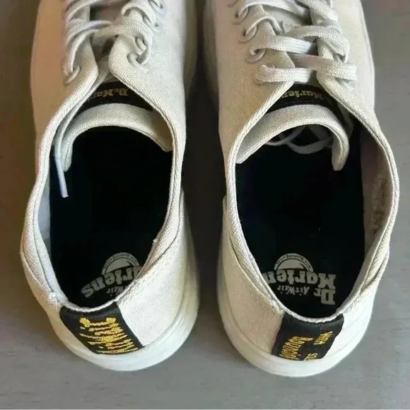 Dr. Doc Marten's Dante Canvas Low Top Sneaker Women 9 Oxfords Lace Up NWOT Cream