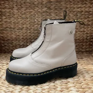 Dr. Marten Jetta Boot NEW