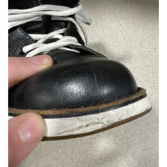 Dr Martens Carris Men’s Size 11 Sneakers Casual Black Soft Leather Lace Up Shoes
