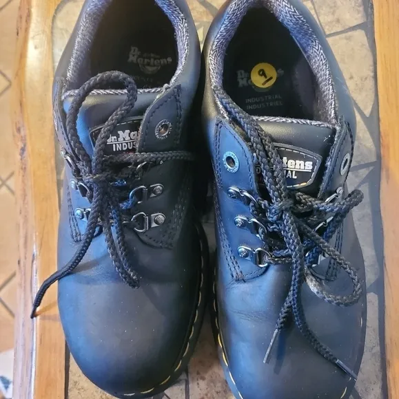 Dr. Martens Industrial Steel Toe Safety Slip Resistant Combat Sz. 9 Shoes AW004