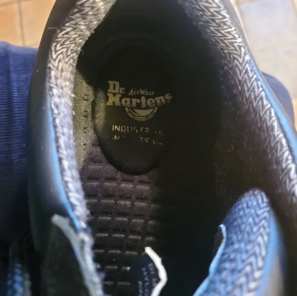 Dr. Martens Industrial Steel Toe Safety Slip Resistant Combat Sz. 9 Shoes AW004