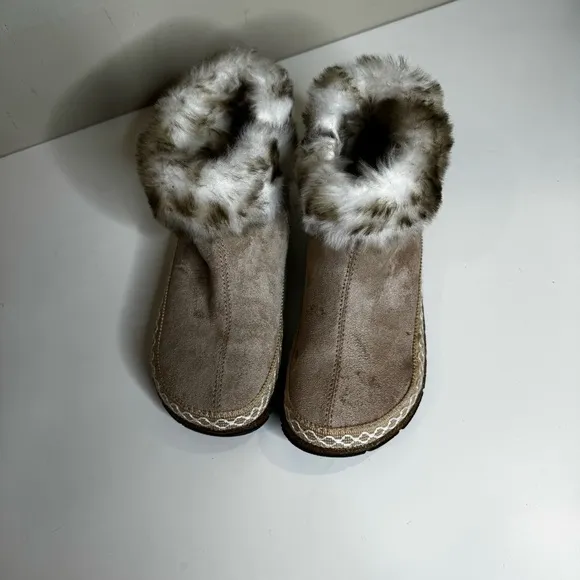 Earth Origins Everlyn Ankle Boots NWOT
