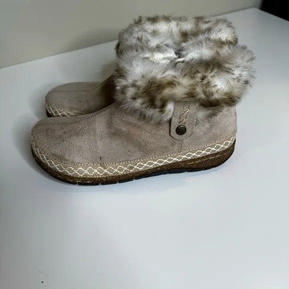 Earth Origins Everlyn Ankle Boots NWOT