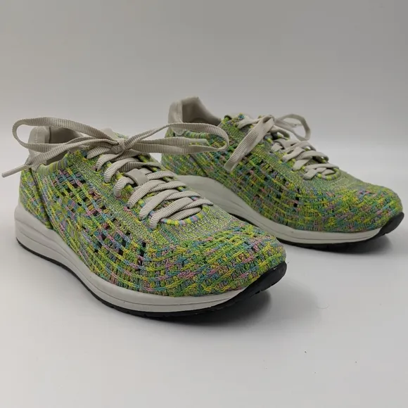 EARTH Women's Vital Green Mesh Comfort Sneakers Sz 7