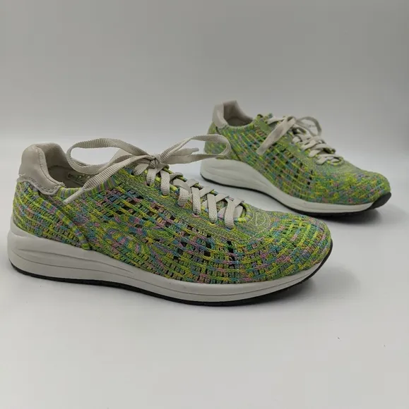 EARTH Women's Vital Green Mesh Comfort Sneakers Sz 7