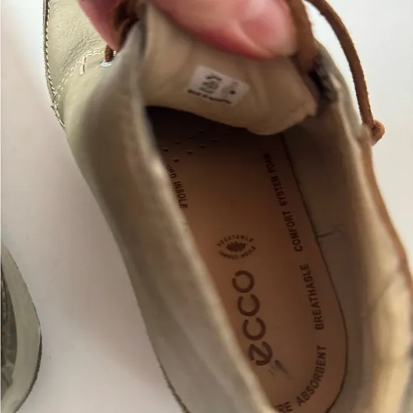 ECCO Chase II  Leather Bootie