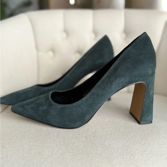 Elegant Green Suede Pumps