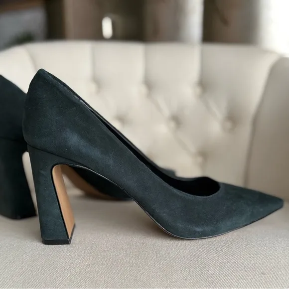 Elegant Green Suede Pumps