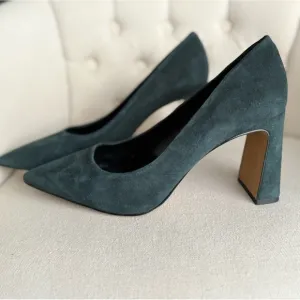 Elegant Green Suede Pumps