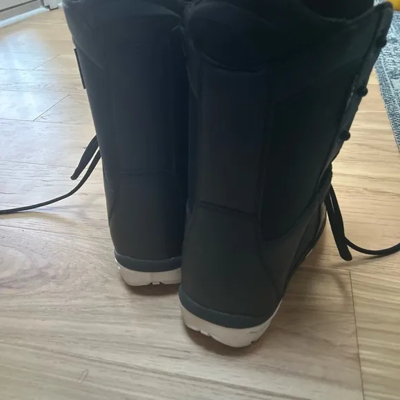 Element  Black Snowboarding Boots