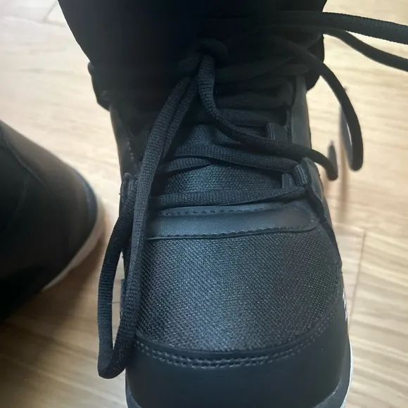 Element  Black Snowboarding Boots