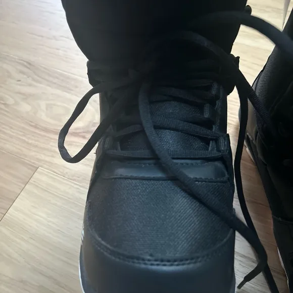 Element  Black Snowboarding Boots
