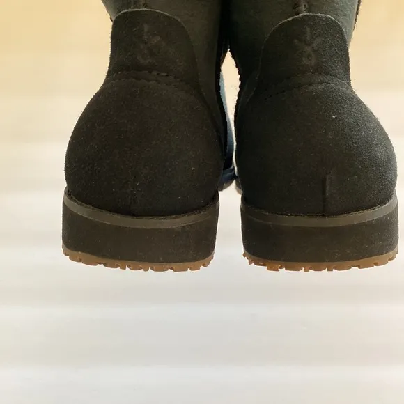 Emu Australia boots womens 6 Bells Beach sheepskin/suede black