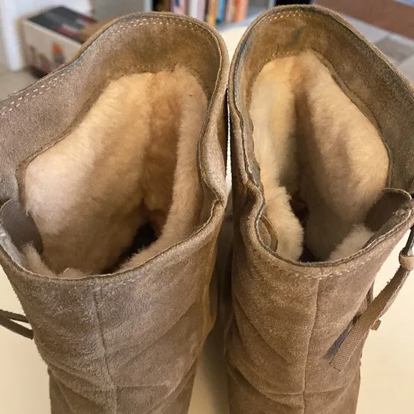 Emu Australia Mushroom Barakee Suede Shearling Lined Boots - size 6.5