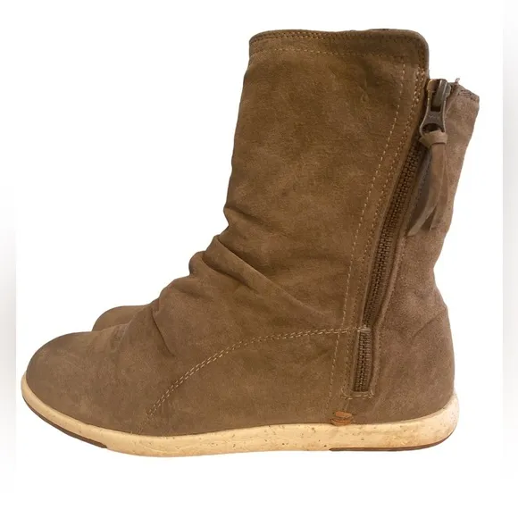 Emu Australia Mushroom Barakee Suede Shearling Lined Boots - size 6.5