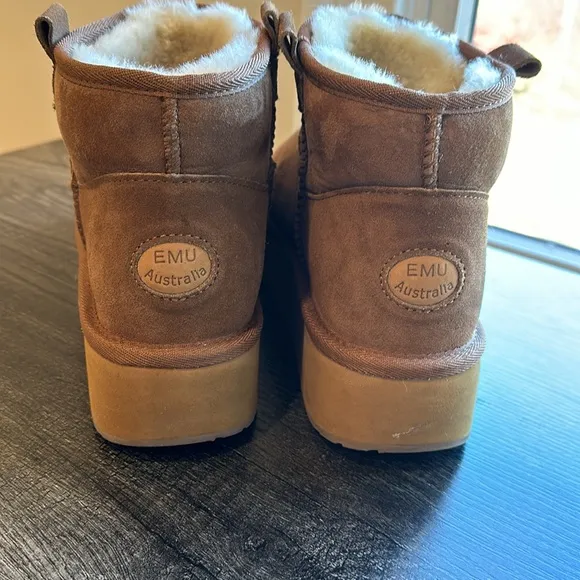 EMU Australia Stinger Micro Waterproof Suede Sheepskin Boot, Chestnut, Size 10‎