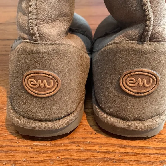 EMU Stinger Hi Women’s Genuine Sheepskin Boots Mushroom Gray Size 9