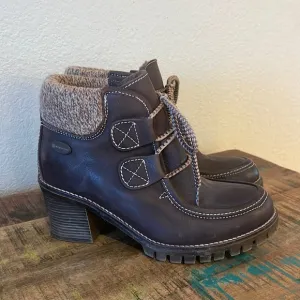 ERIC MICHAEL Brown Leather Lace up Heeled Boots Excellent condition sz 40