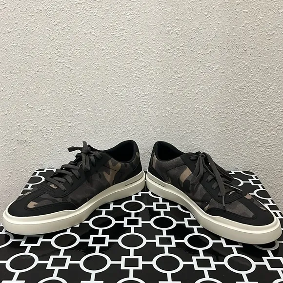 EUC Cole Haan Black and Gray Grand Series T-Toe Canvas Camouflage Court Sneakers