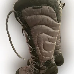 EUC Timberland Snow Boots Leather Size 8.5