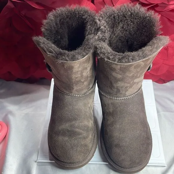 (F) UGG Australia Bailey Button  for girls Chocolate suede mid-calf boots