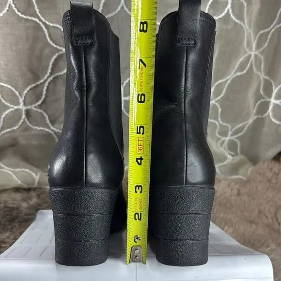 (F1) UGG, leather platform boots, waterproof, women's size 8
