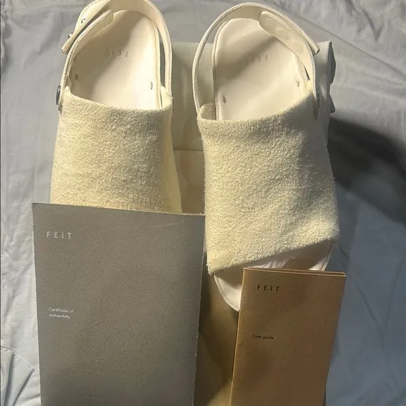 FEIT One Strap Sandal*Unisex*Size M*made from Elk*NWT*MSRP $400